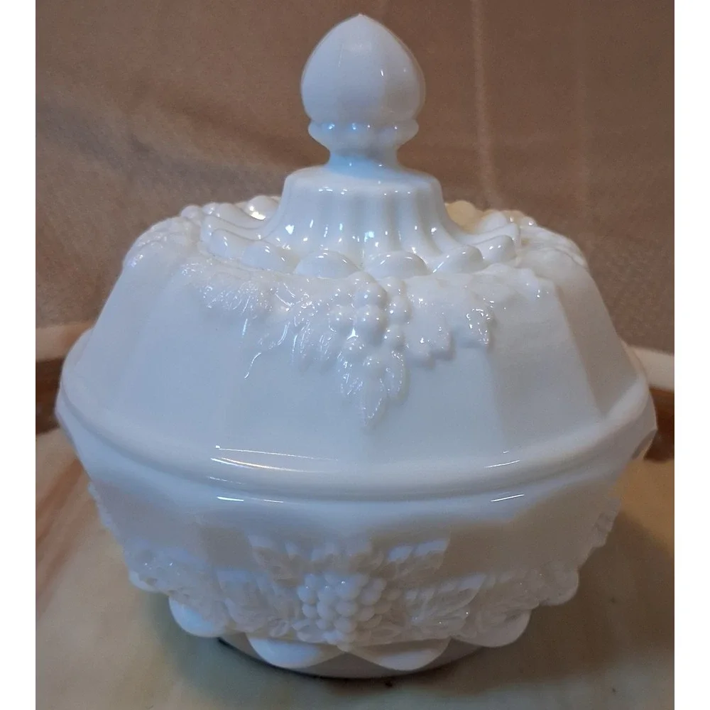 Vintage White Milk Glass Candy Dish Harvest Grape Lidded Trinket Bowl 5in